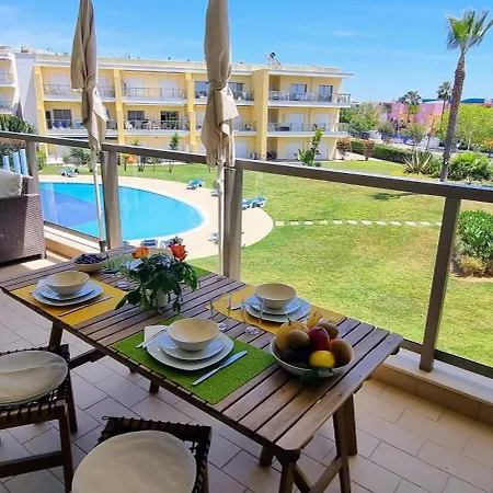 Et Chaleureux Avec Terrasse Vue Piscine A 2 Pas De La Marina Albufeira