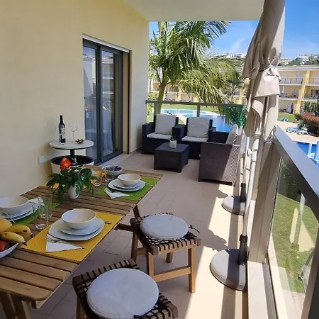 Appartement Et Chaleureux Avec Terrasse Vue Piscine A 2 Pas De La Marina Albufeira