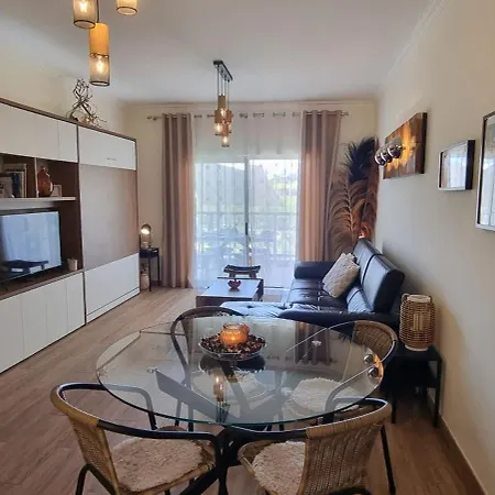 Et Chaleureux Avec Terrasse Vue Piscine A 2 Pas De La Marina Appartement
