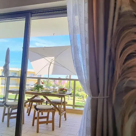 Et Chaleureux Avec Terrasse Vue Piscine à 2 Pas De La Marina Albufeira