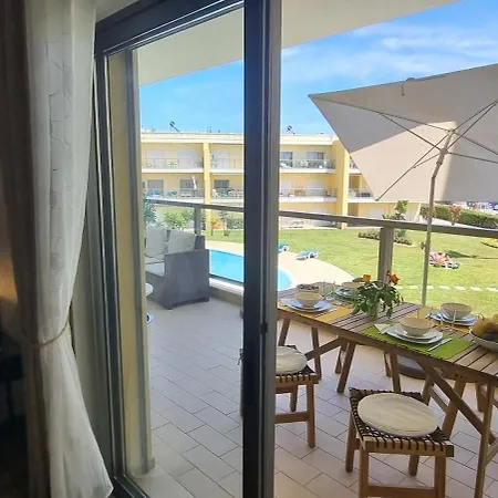Et Chaleureux Avec Terrasse Vue Piscine A 2 Pas De La Marina Lejlighed Albufeira